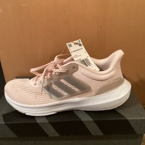 Ultra Bounce Adidas Running Shoe